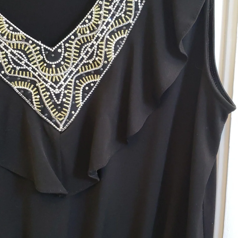 White House Black Market Sleeveless Metallic Embroidered V Neck Peplum Top - Picture 5 of 14